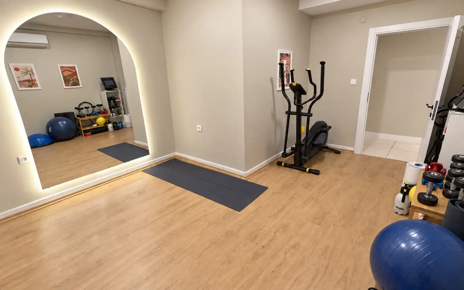 Fitklinik EMS egzersizi odası
